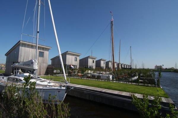 Vakantie studio Heeg met eigen ligplaats room 5